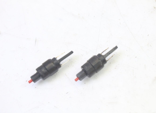CONTACTEUR FEU STOP