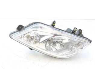 PHARE AVANT DROIT