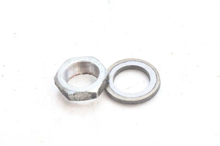 photo de PORCA DO PINHÃO DE SAÍDA DA CAIXA DE VELOCIDADES YAMAHA FZ8 800 (2010 - 2016) - Zoom do estado de desgaste
