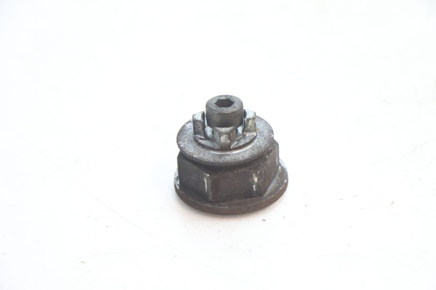 photo de PORCA DO PINHÃO DE SAÍDA DA CAIXA DE VELOCIDADES SUZUKI GSR 600 (2005 - 2012) - Zoom do estado de desgaste