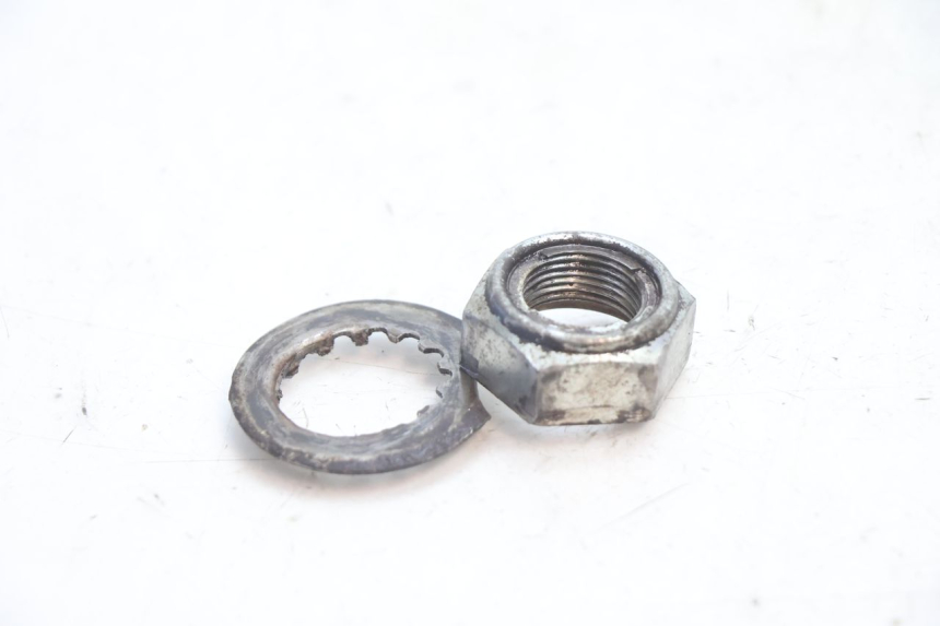 photo de PORCA DO PINHÃO DE SAÍDA DA CAIXA DE VELOCIDADES SUZUKI SV S 650 (1999 - 2002) - Detalhe da peça