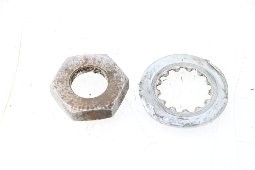 photo de PORCA DO PINHÃO DE SAÍDA DA CAIXA DE VELOCIDADES YAMAHA YZF R GENESIS 750 (1993 - 1998) - Detalhe da peça