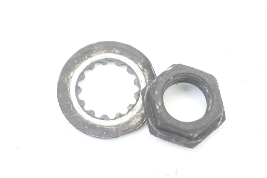 photo de PORCA PINHÃO SAÍDA CAIXA DE MARCHAS KAWASAKI ZR7 ZR-7 S 750 (1999 - 2004) - Detalhe da peça
