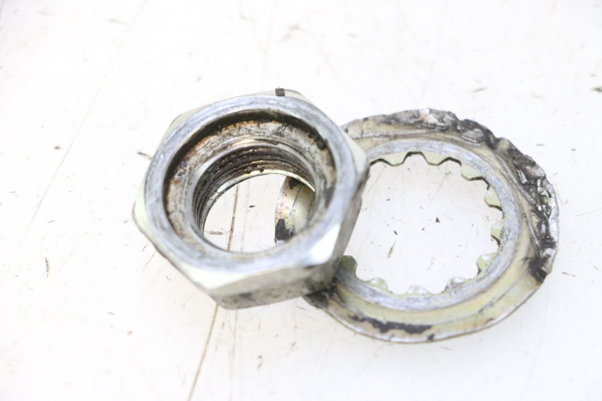 photo de PORCA DO PINHÃO DE SAÍDA DA CAIXA DE VELOCIDADES KAWASAKI ZX-6R ZX6R 600 (1995 - 1997) - Detalhe da peça