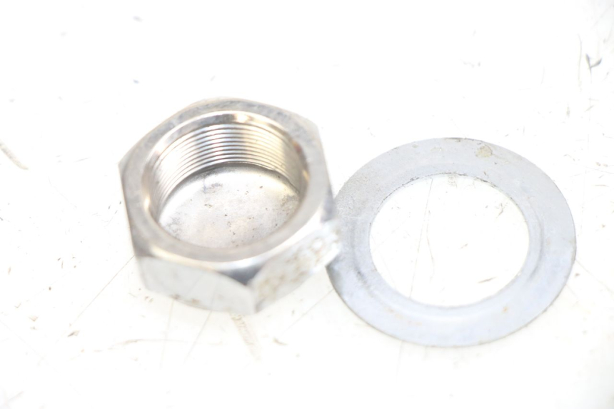photo de PORCA DO TÊ DA FORQUILHA HONDA CA REBEL 125 (1995 - 2001) - Detalhe da peça