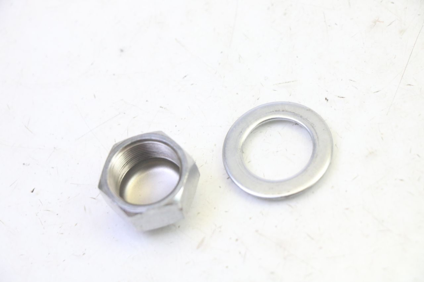 photo de PORCA DO TÊ DA FORQUILHA YAMAHA FZ6 N FAZER 600 (2004 - 2006) - Zoom do estado de desgaste