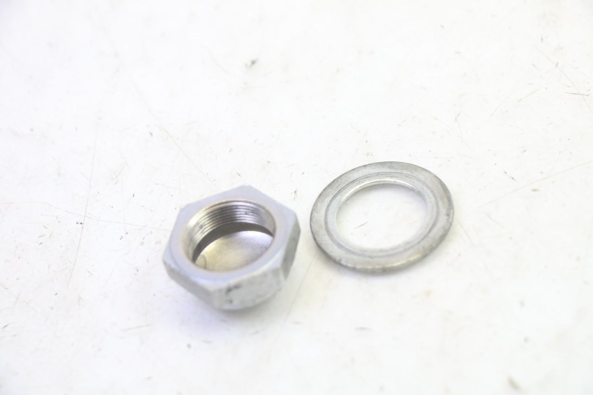 photo de PORCA DO TÊ DA FORQUILHA SUZUKI GSF N BANDIT 600 (1996 - 1999) - Zoom do estado de desgaste