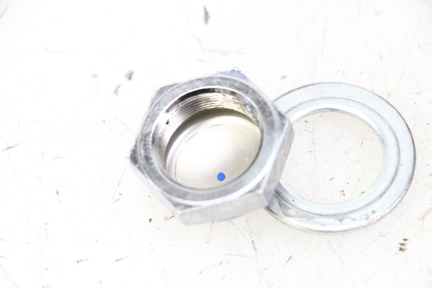 photo de PORCA DO TÊ DA FORQUILHA SUZUKI GSR 750 (2011 - 2017) - Zoom do estado de desgaste