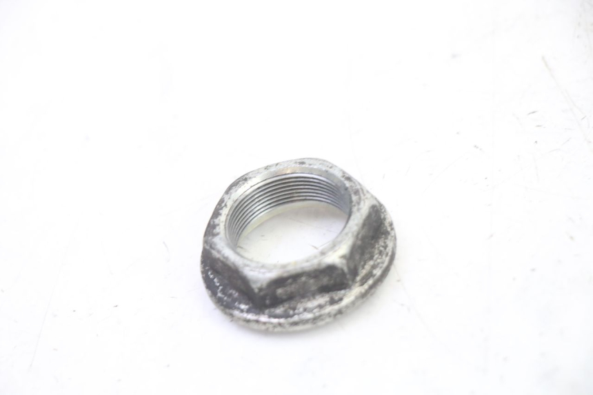 photo de PORCA DO TÊ DA GARFO HONDA ST PAN EUROPEAN 1300 (2002 - 2013) - Detalhe da peça