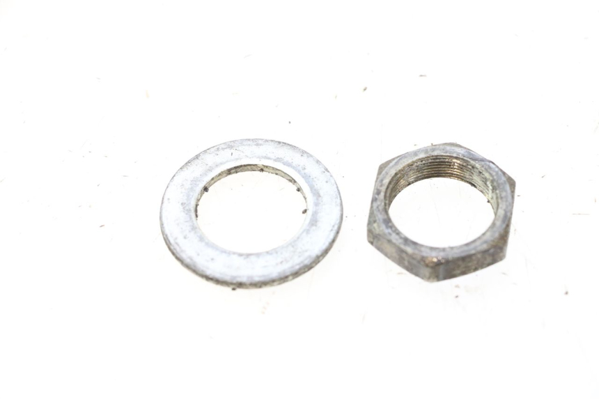 photo de PORCA DA COROA DO GARFO HONDA ST PAN EUROPEAN 1100 (1990 - 2002) - Detalhe da peça