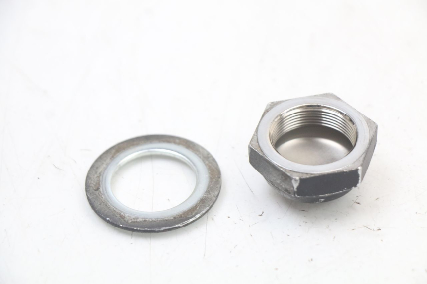 photo de PORCA DO TÊ DA FORQUILHA SUZUKI GSR 750 (2011 - 2017) - Outro ângulo de visão
