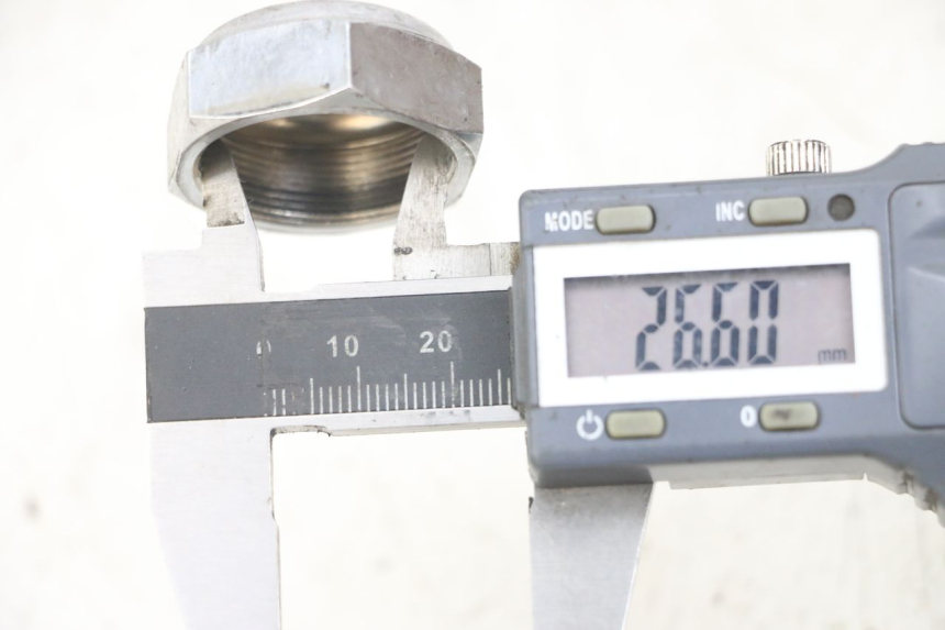 photo de PORCA DO TÊ DA FORQUILHA YAMAHA TDM ABS 900 (2002 - 2014) - Detalhe da peça