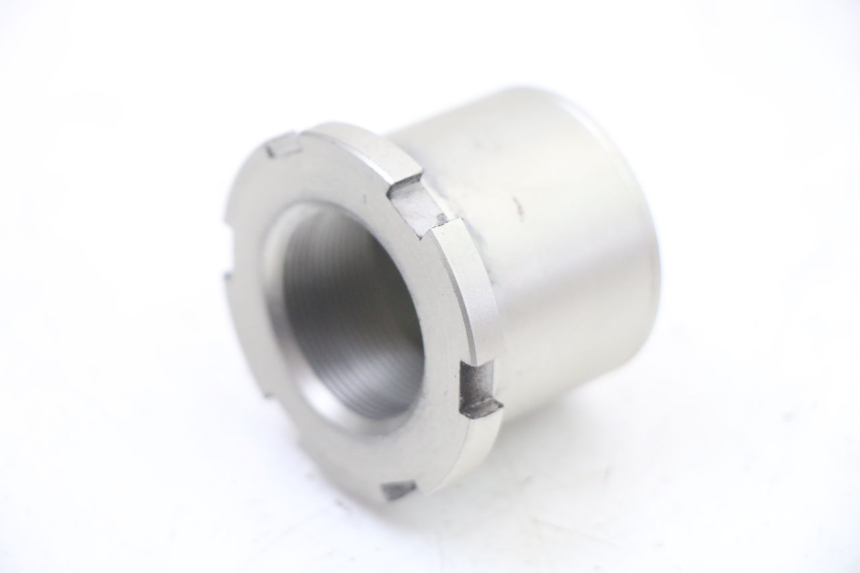 photo de PORCA DO TÊ DA FORQUILHA YAMAHA TRACER 7 700 (2020 - 2024) - Outro ângulo de visão