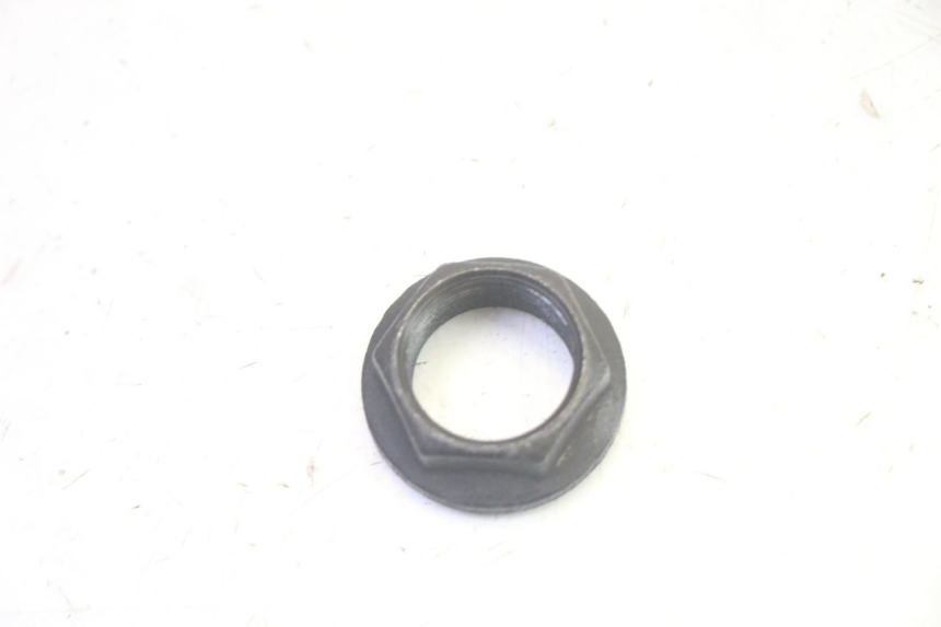 photo de PORCA DO TÊ DA FORQUILHA YAMAHA TTR 125 (2000 - 2020) - Detalhe da peça