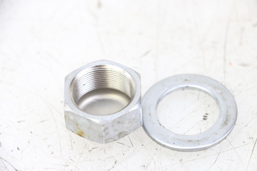 photo de PORCA DO TÊ DA FORQUILHA YAMAHA XJ6 ABS 600 (2008 - 2016) - Zoom do estado de desgaste