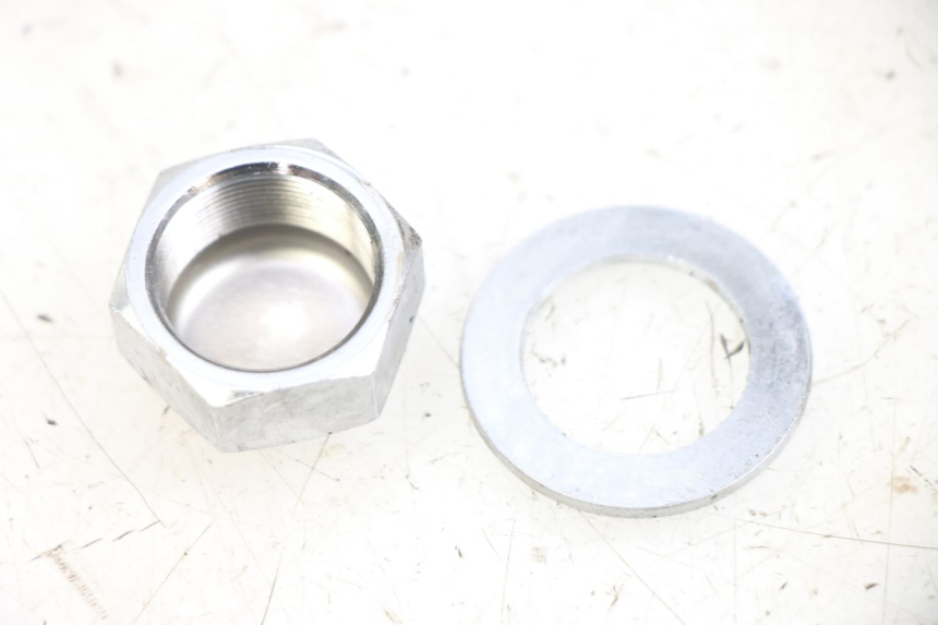 photo de PORCA DO TÊ DA FORQUILHA YAMAHA XJN DIVERSION 600 (2000 - 2003) - Detalhe da peça