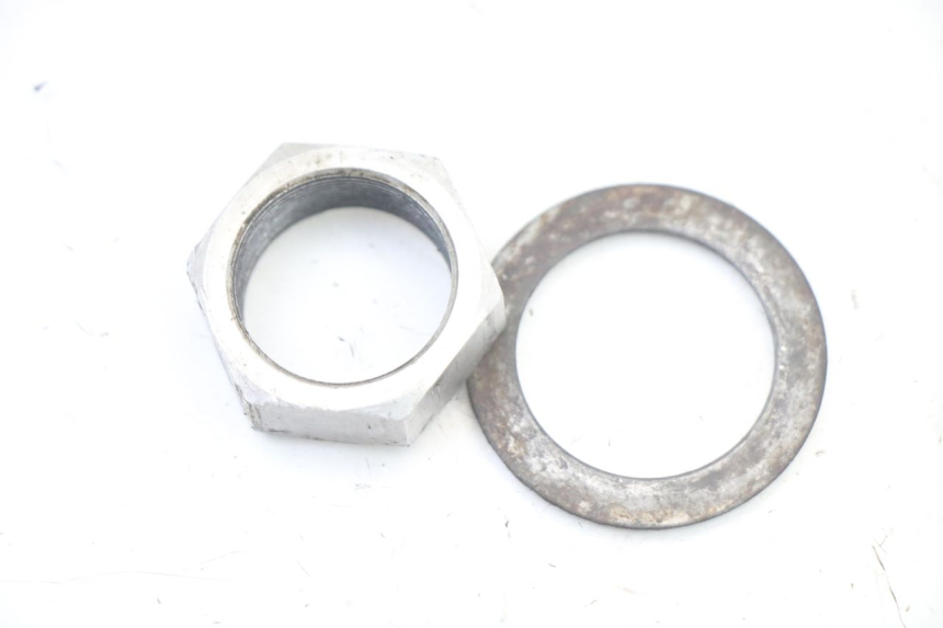 photo de PORCA DO TÊ DA FORQUILHA YAMAHA YZ 125 (2006 - 2016) - Zoom do estado de desgaste