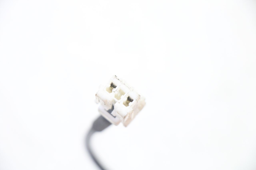 photo de ANTENA TRANSPONDEDOR PEUGEOT ELYSEO 125 (1999 - 2004) - Outro ângulo de visão