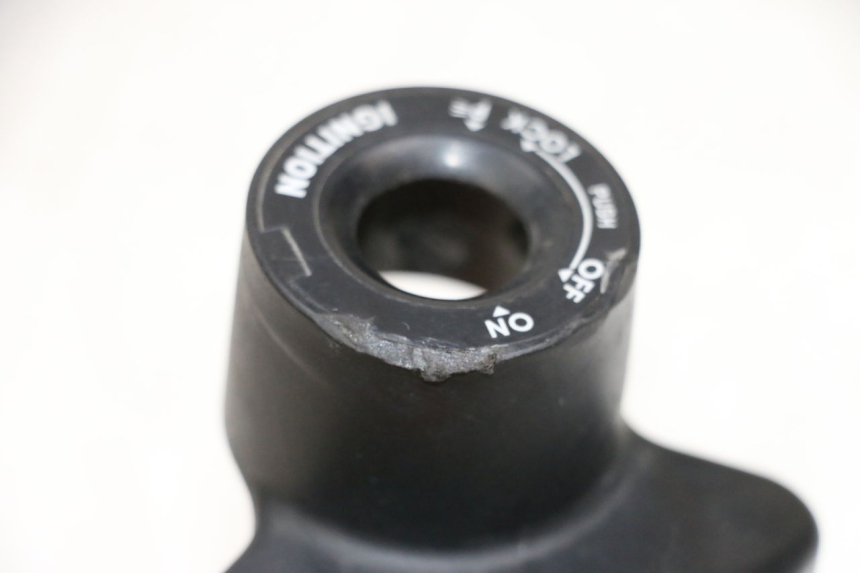 photo de ANTENA TRANSPONDEDOR YAMAHA FJR ABS 1300 (2006 - 2012) - Outro ângulo de visão