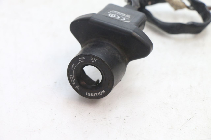 photo de ANTENA TRANSPONDER YAMAHA FJR 1300 (2001 - 2005) - Detalhe da peça