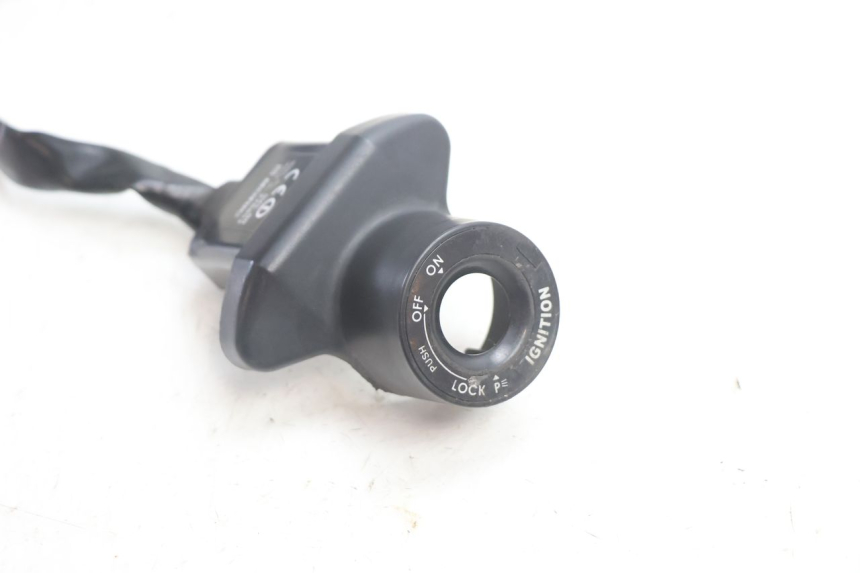 photo de ANTENA TRANSPONDER YAMAHA FJR 1300 (2001 - 2005) - Zoom do estado de desgaste