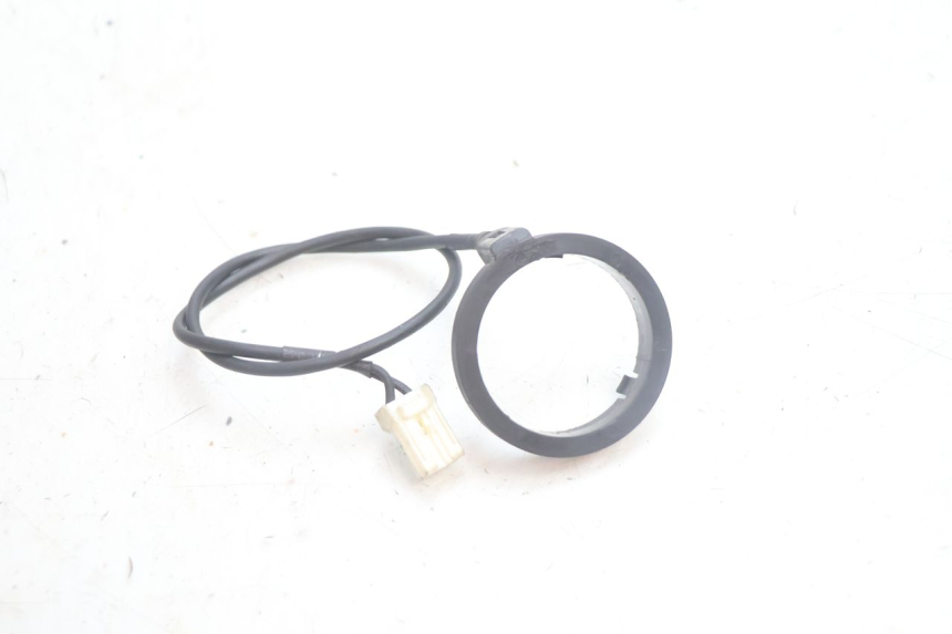 photo de ANTENA TRANSPONDEDOR PIAGGIO MP3 125 (2006 - 2014) - Detalhe da peça