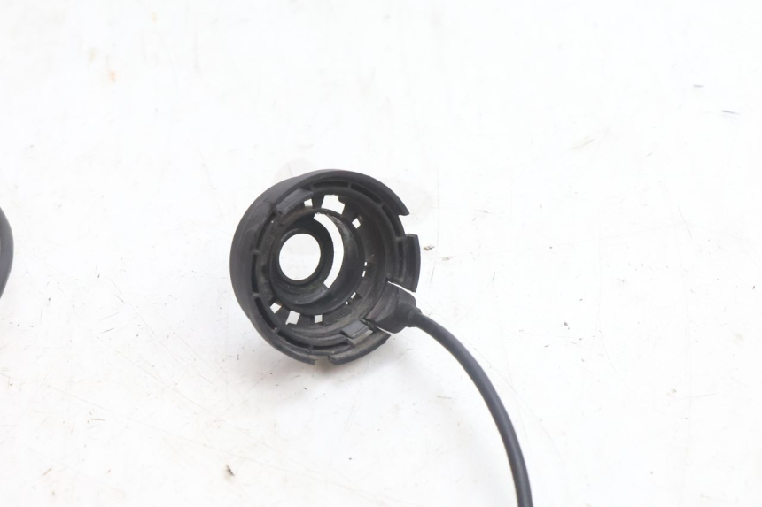 photo de ANTENA TRANSPONDEDOR PEUGEOT SATELIS 125 (2006 - 2009) - Ampliação técnica