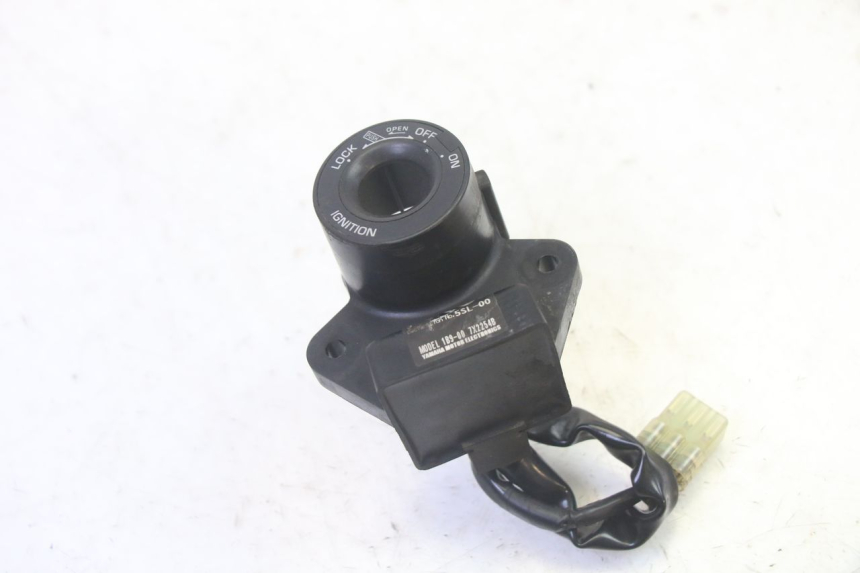 photo de ANTENA TRANSPONDEDOR YAMAHA X-MAX XMAX 250 (2006 - 2009) - Outro ângulo de visão
