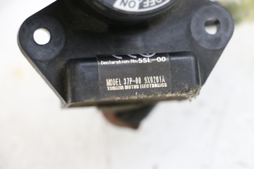 photo de ANTENA TRANSPONDEDOR YAMAHA X-MAX XMAX 125 (2010 - 2013) - Zoom do estado de desgaste