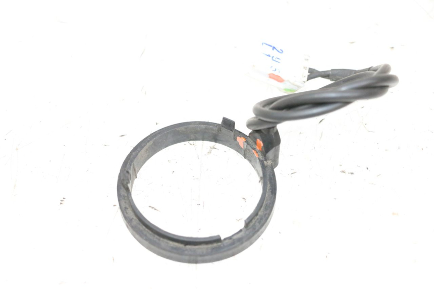 photo de ANTENA TRANSPONDEDOR PIAGGIO X8 125 (2004 - 2007) - Outro ângulo de visão