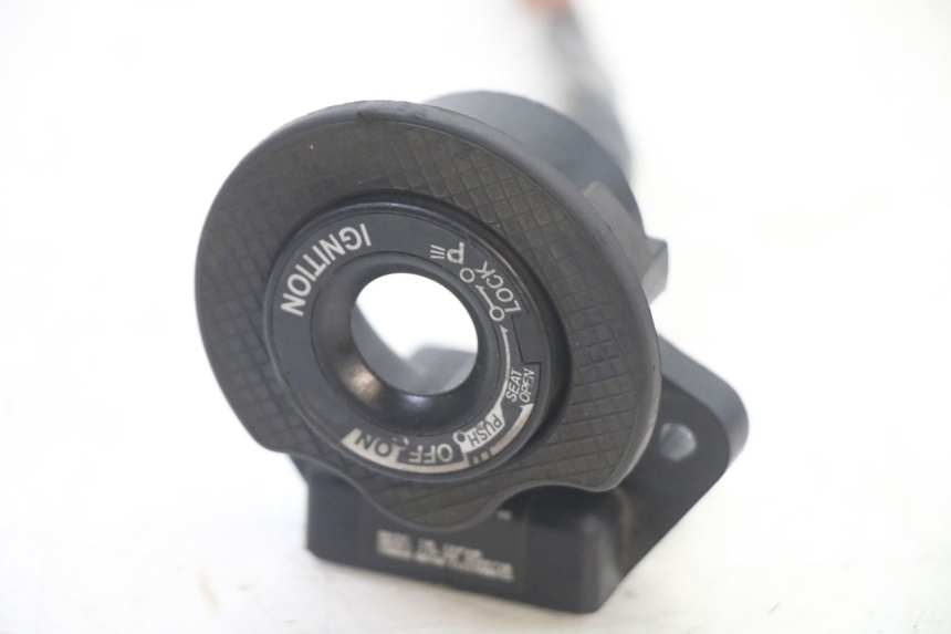 photo de ANTENA TRANSPONDEDOR YAMAHA YP X-MAX XMAX 400 (2014 - 2017) - Zoom do estado de desgaste