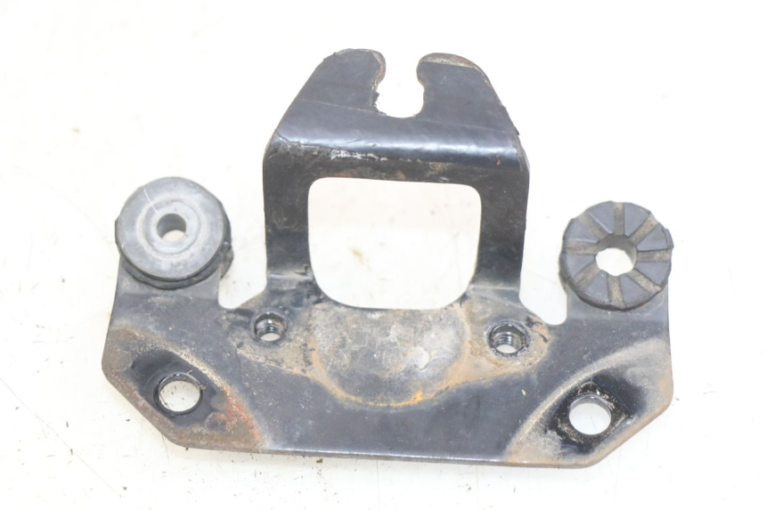 photo de SUPORTE DO PAINEL DE INSTRUMENTOS HONDA CM 125 (1983 - 2003) - Detalhe da peça