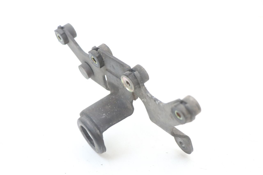 photo de SUPORTE DO PAINEL DE INSTRUMENTOS SUZUKI GN 125 (1997 - 2000) - Zoom do estado de desgaste
