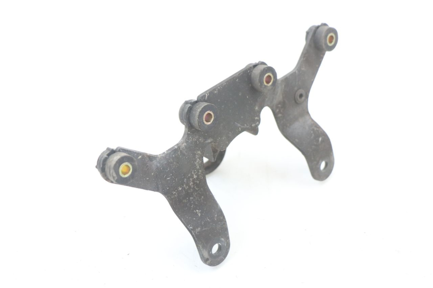 photo de SUPORTE DO PAINEL DE INSTRUMENTOS SUZUKI GN 125 (1997 - 2000) - Outro ângulo de visão