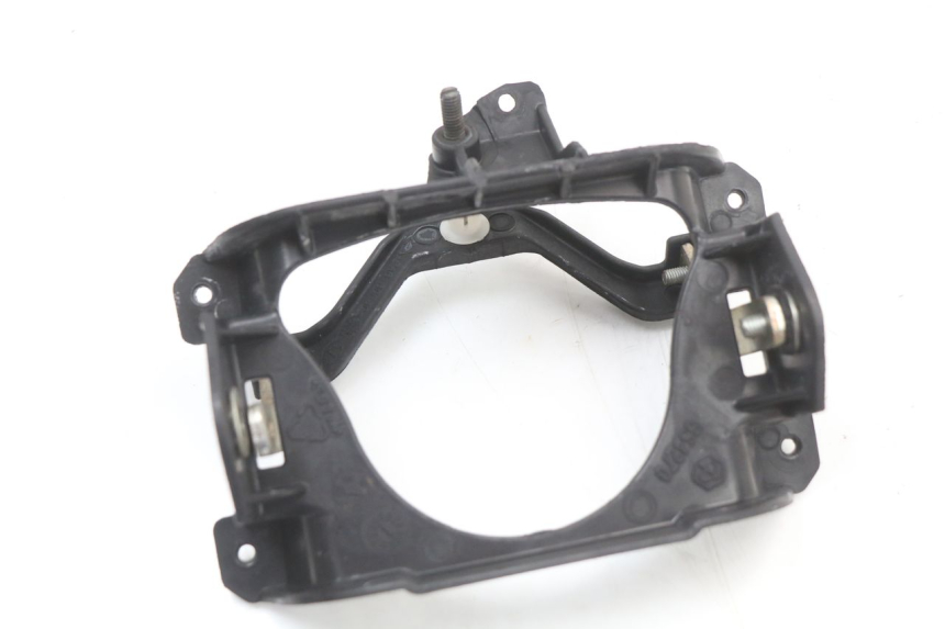 photo de SUPORTE DO PAINEL DE INSTRUMENTOS PIAGGIO VESPA S 2T 50 (2007 - 2014) - Zoom do estado de desgaste