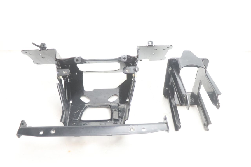 photo de SUPORTE DE CARENAGEM DIANTEIRA HARLEY DAVIDSON ROAD GLIDE FLTRXSE 1920 (2018 - 2022) - Zoom do estado de desgaste