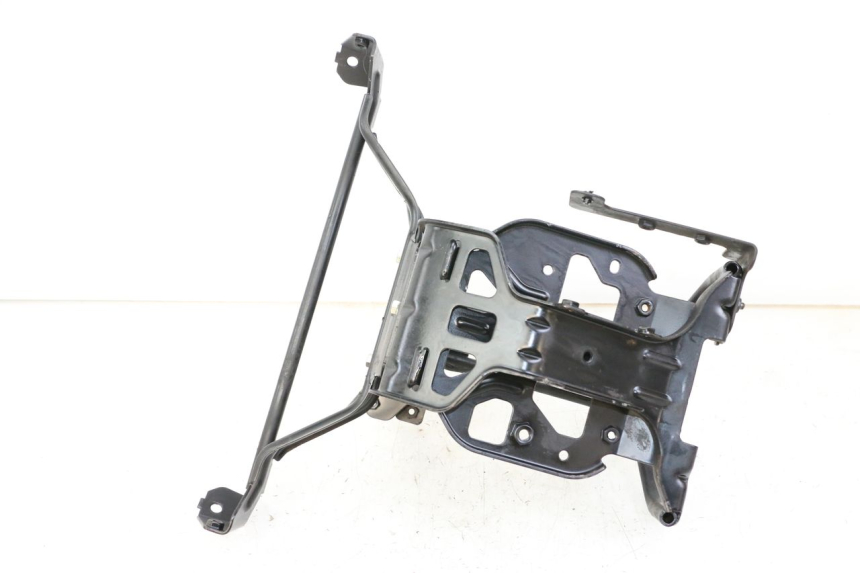 photo de ARANHA FRONTAL PEUGEOT SATELIS 125 (2013 - 2018) - Detalhe da peça