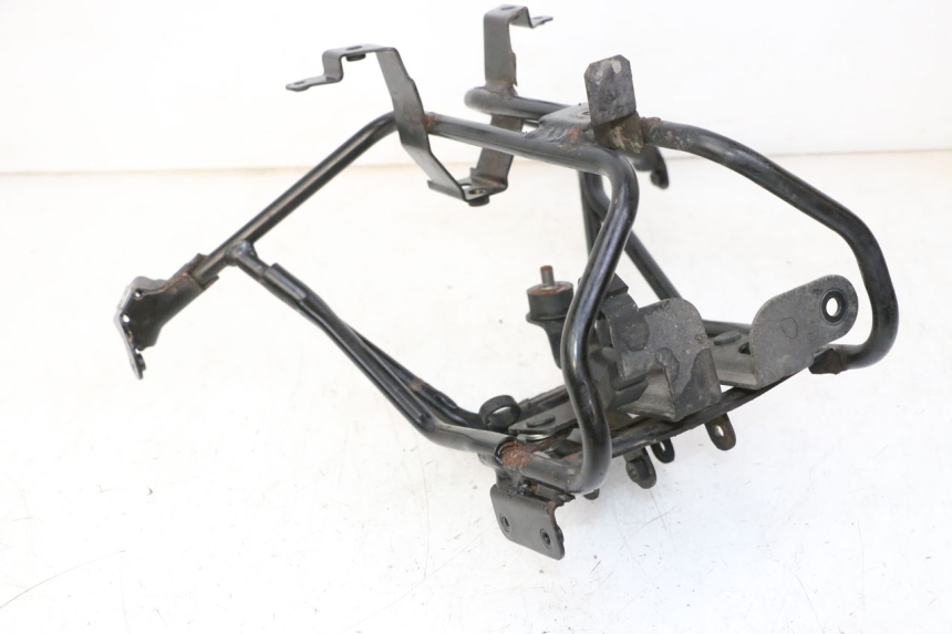 photo de ARANHA FRONTAL PEUGEOT SATELIS 125 (2006 - 2009) - Detalhe da peça