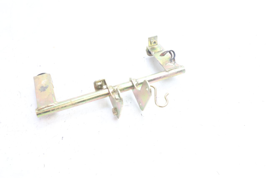 photo de SUPORTE DE CARENAGEM DIANTEIRA HONDA SH 125 (2001 - 2003) - Zoom do estado de desgaste