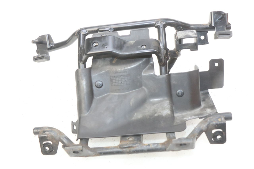 photo de ARANHA FRONTAL SUZUKI SIXTEEN 125 (2008 - 2010) - Vista principal