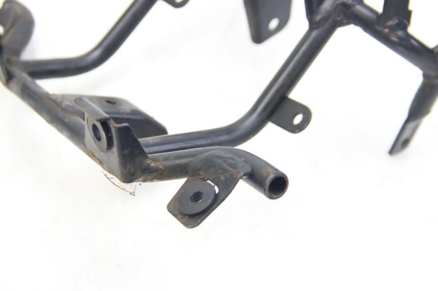 photo de ARANHA FRONTAL SUZUKI SIXTEEN 125 (2008 - 2010) - Estado da superfície