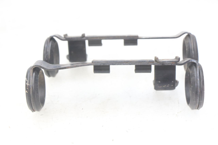 photo de ARAIA CABEÇA DE GARFO SUZUKI SV N 650 (1999 - 2002) - Detalhe da peça