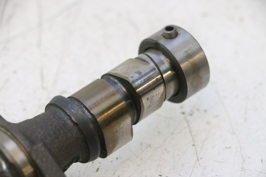 photo de Árvore de cames HONDA CB TWO FIFTY 250 (1991 - 2002) - Zoom do estado de desgaste