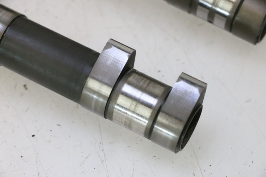 photo de Árvore de cames YAMAHA FJR 1300 (2001 - 2005) - Peça verificada
