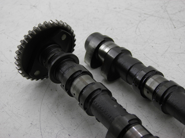 photo de ÁRVORE DE CAMES HONDA CB F HORNET 600 (1998 - 1999) - Zoom do estado de desgaste