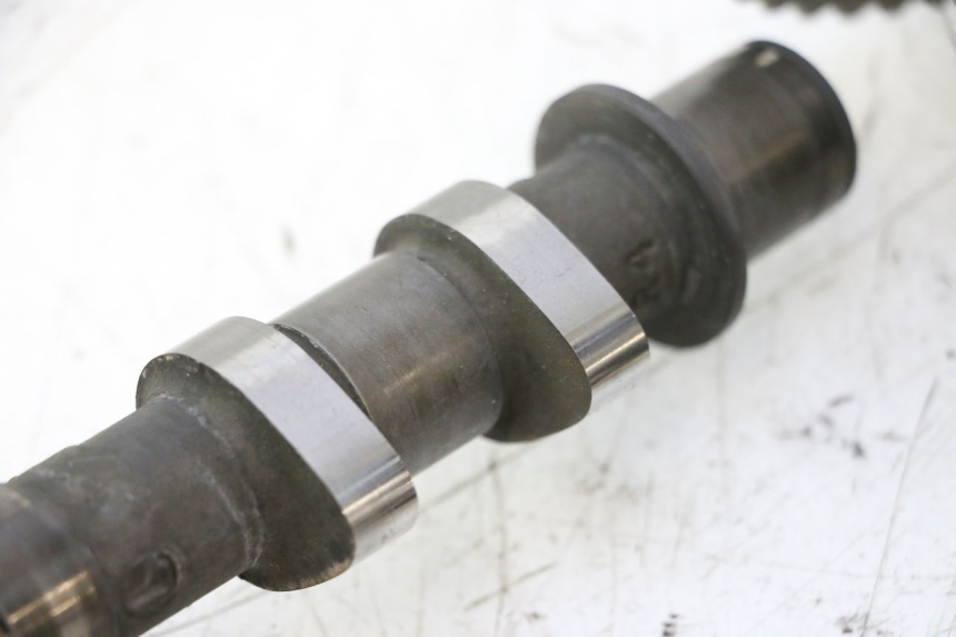 photo de Árvore de cames SUZUKI SV S 650 (2003 - 2009) - Zoom do estado de desgaste