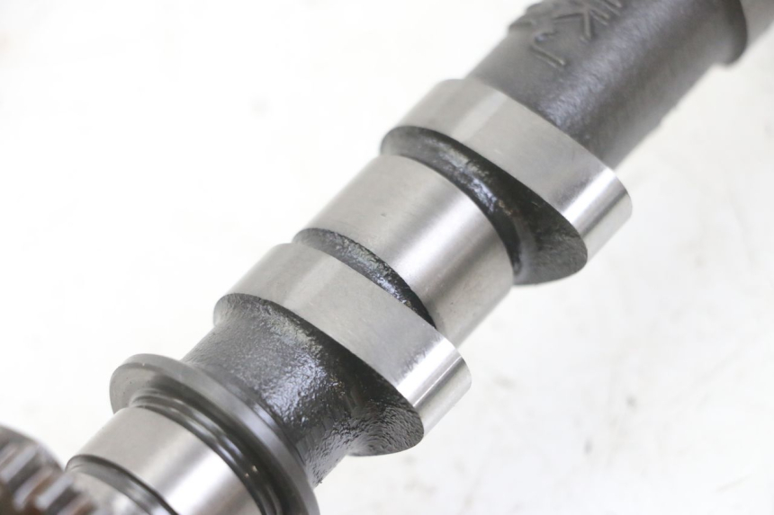photo de ÁRVORE DE CAMES DE ADMISSÃO HONDA CB R 1000 (2018 - 2023) - Detalhe da peça