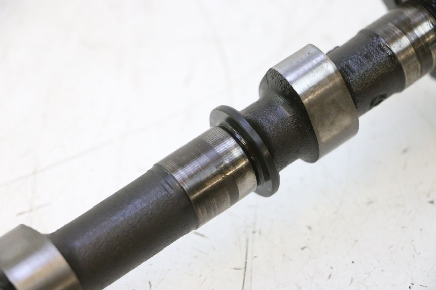 photo de Árvore de cames de admissão SUZUKI GSF N BANDIT 1200 (2001 - 2005) - Ampliação dos componentes