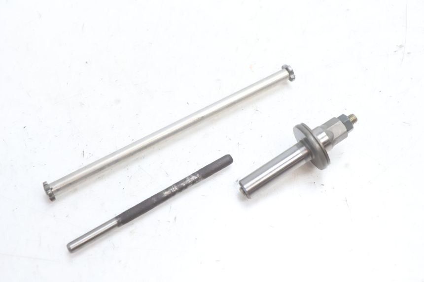 photo de EIXO DE EMBREAGEM SUZUKI GSR 600 (2005 - 2012) - Detalhe da peça