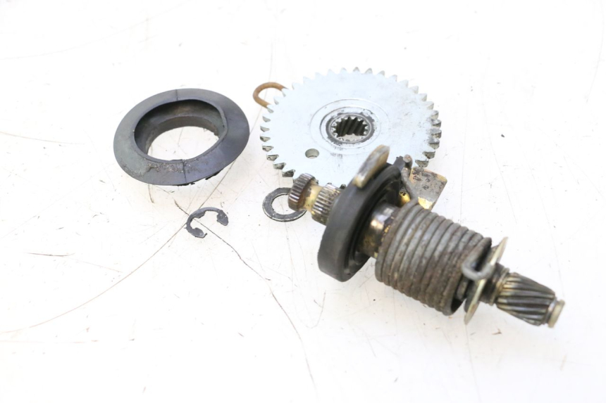 photo de EIXO DE CHUTEIRA PEUGEOT 103 SPX CLIP 50 (1989 - 1992) - Outro ângulo de visão